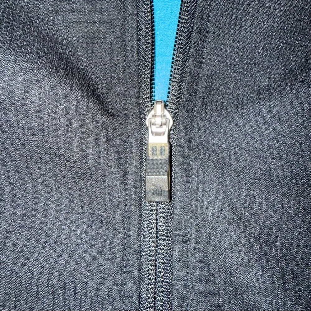 The North Face Hooded lightweight Aqua & Black Men’s Jacket size‎ S/P